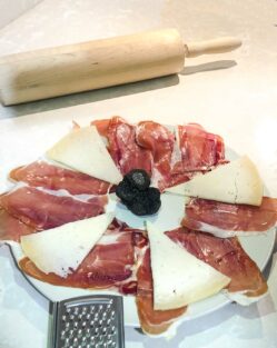 Receta Pizza con jamón de Teruel, queso y trufa