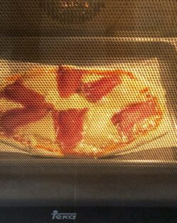 Receta Pizza con jamón de Teruel, queso y trufa